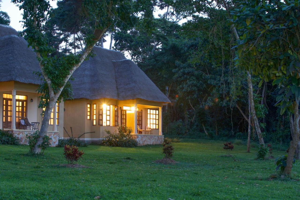 Brovad Sands Lodge Kalangala Bagian luar foto