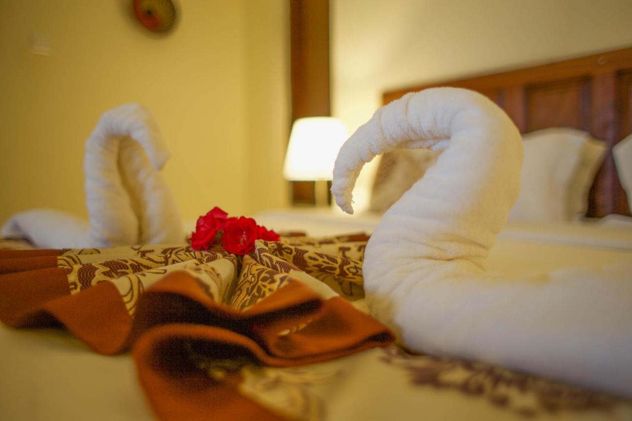 Brovad Sands Lodge Kalangala Bagian luar foto