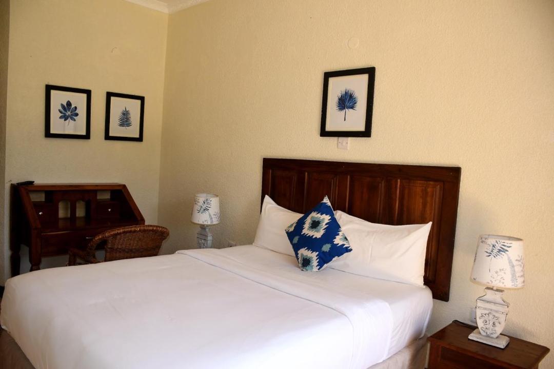 Brovad Sands Lodge Kalangala Bagian luar foto