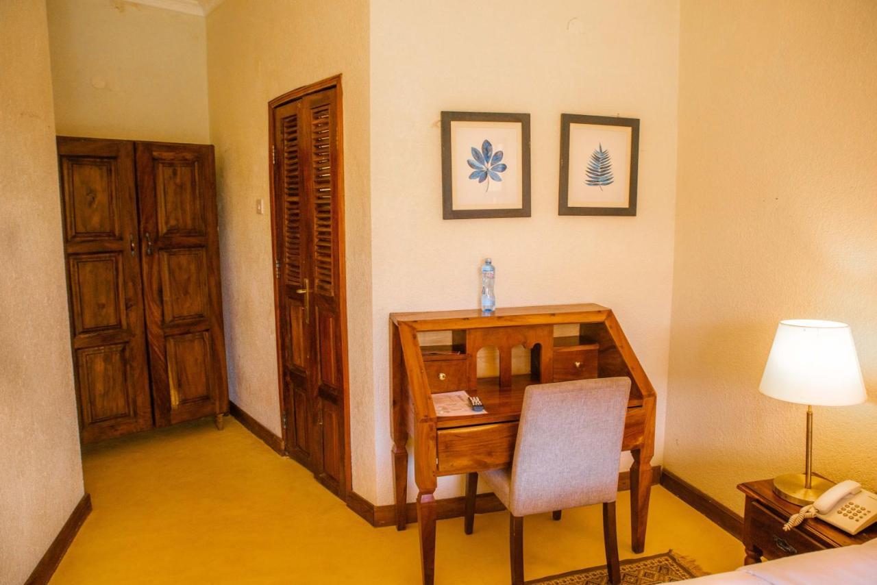 Brovad Sands Lodge Kalangala Bagian luar foto
