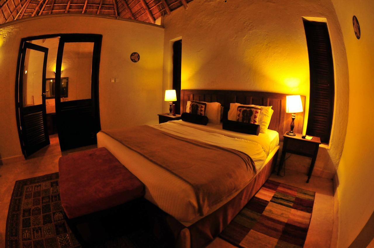 Brovad Sands Lodge Kalangala Bagian luar foto